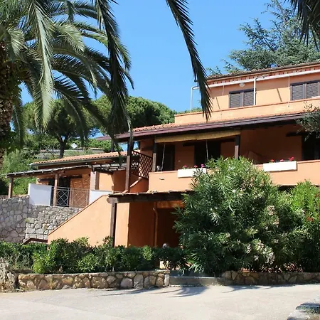Casa Roberta Aparthotel 3*
